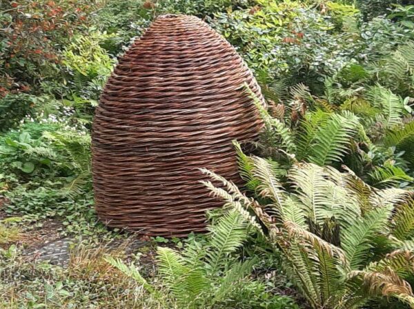 garden sculpture,bee skep,bethchattogarden,willow weaver